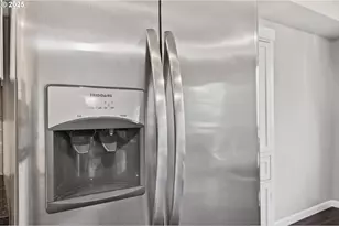 445 S 4th St, Saint Helens, OR 97051 - Photo 12