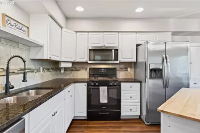 445 S 4th St, Saint Helens, OR 97051 - Photo 8