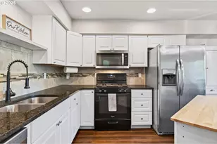 445 S 4th St, Saint Helens, OR 97051 - Photo 8