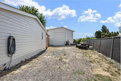 4923 Morely Loop, Eugene, OR 97402 - Photo 6