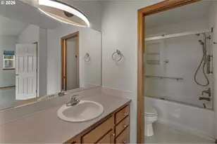 10324 NE Fargo St, Portland, OR 97220 - Photo 18