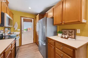 10324 NE Fargo St, Portland, OR 97220 - Photo 14