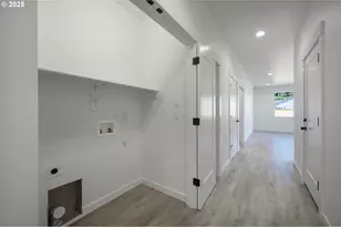 306 19th St, Springfield, OR 97477 - Photo 28