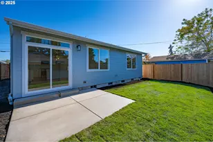 306 19th St, Springfield, OR 97477 - Photo 36