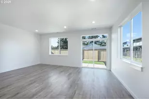 306 19th St, Springfield, OR 97477 - Photo 4