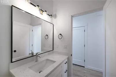 306 19th St, Springfield, OR 97477 - Photo 16