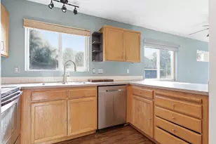 5427 SE 121st Ave, Portland, OR 97266 - Photo 8