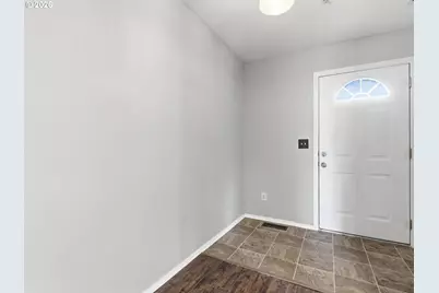 5427 SE 121st Ave, Portland, OR 97266 - Photo 4