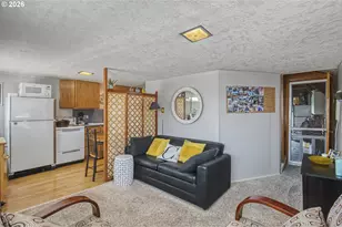 18699 NE Marine Dr, Portland, OR 97230 - Photo 4