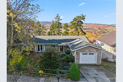 522 W 22nd St, The Dalles, OR 97058 - Photo 1