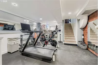 10311 NE Russell Ct, Portland, OR 97220 - Photo 28