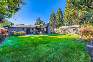 10311 NE Russell Ct, Portland, OR 97220 - Photo 44