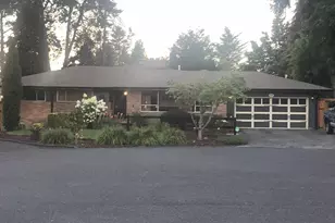 10311 NE Russell Ct, Portland, OR 97220 - Photo 4