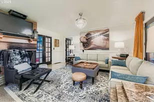 10311 NE Russell Ct, Portland, OR 97220 - Photo 14