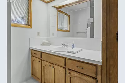250 SE Juniper Ave, Gresham, OR 97080 - Photo 30