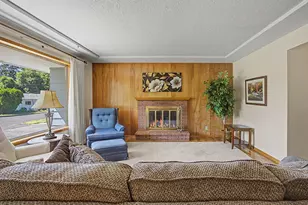250 SE Juniper Ave, Gresham, OR 97080 - Photo 4