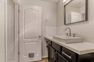 11046 SW Greenburg Rd, Portland, OR 97223 - Photo 24