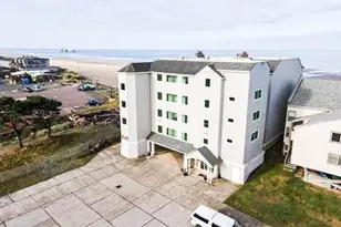 115 N Miller St, Rockaway Beach, OR 97136 - Photo 2