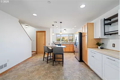 990 W 8th Pl, The Dalles, OR 97058 - Photo 10