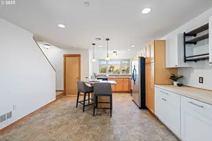 990 W 8th Pl, The Dalles, OR 97058 - Photo 10