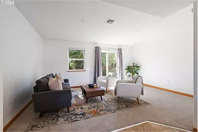 990 W 8th Pl, The Dalles, OR 97058 - Photo 6