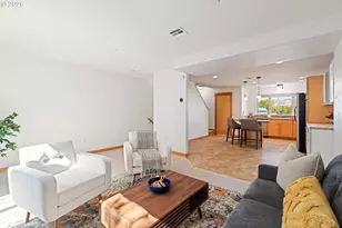 990 W 8th Pl, The Dalles, OR 97058 - Photo 8