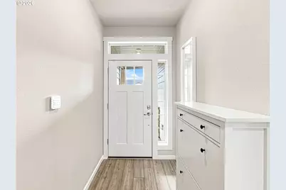1947 N Knott Ct, Canby, OR 97013 - Photo 6