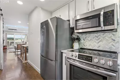 118 N Hayden Bay Dr, Portland, OR 97217 - Photo 16