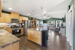 226 NW Sagan Loop, Sheridan, OR 97378 - Photo 6