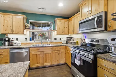 226 NW Sagan Loop, Sheridan, OR 97378 - Photo 10
