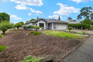 462 NE 24th Ave, Hillsboro, OR 97124 - Photo 2