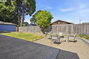 792 SE Cedar St, Dundee, OR 97115 - Photo 28