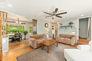 11282 SE Pine Ct, Portland, OR 97216 - Photo 4