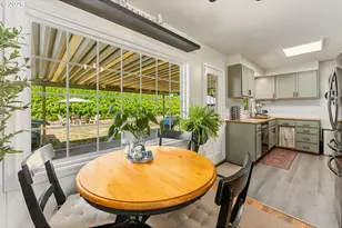 11282 SE Pine Ct, Portland, OR 97216 - Photo 6
