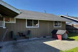 2385 19th St, Florence, OR 97439 - Photo 44