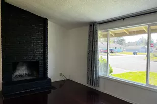 2385 19th St, Florence, OR 97439 - Photo 6