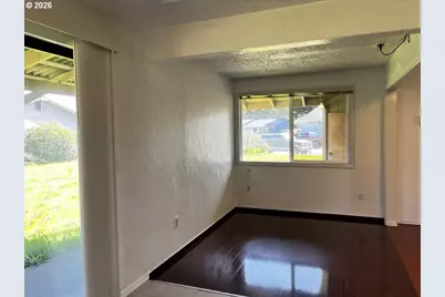 2385 19th St, Florence, OR 97439 - Photo 16