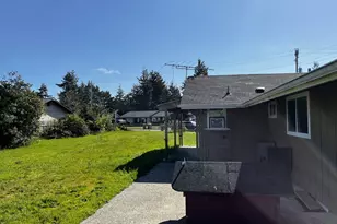 2385 19th St, Florence, OR 97439 - Photo 40