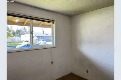 2385 19th St, Florence, OR 97439 - Photo 30