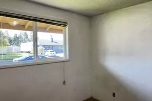 2385 19th St, Florence, OR 97439 - Photo 30