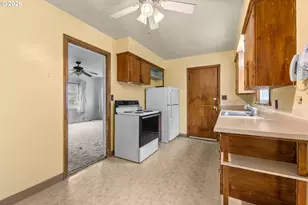 6818 SE 67th Ave, Portland, OR 97206 - Photo 12