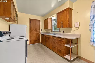 6818 SE 67th Ave, Portland, OR 97206 - Photo 10