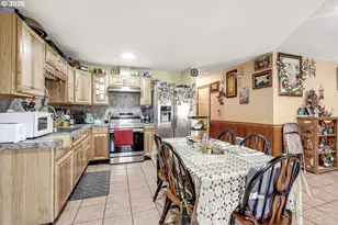 4054 Bartlett Dr, Hood River, OR 97031 - Photo 8