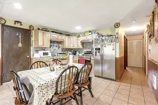 4054 Bartlett Dr, Hood River, OR 97031 - Photo 4