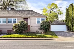 7020 NE Halsey St, Portland, OR 97213 - Photo 2