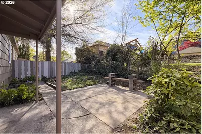 7020 NE Halsey St, Portland, OR 97213 - Photo 20