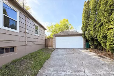 7020 NE Halsey St, Portland, OR 97213 - Photo 4