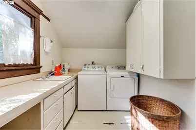 2001 Columbia St, Eugene, OR 97403 - Photo 38