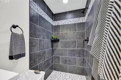 1925 E 26th Ave, Eugene, OR 97403 - Photo 20