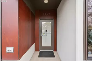 4426 SE Hawthorne Blvd, Portland, OR 97215 - Photo 4